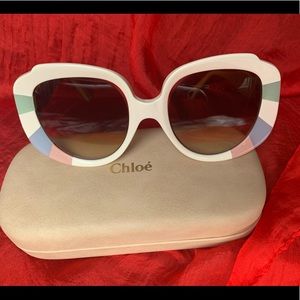 SALE! Like-new Chloe “Venus” sunglasses 🕶